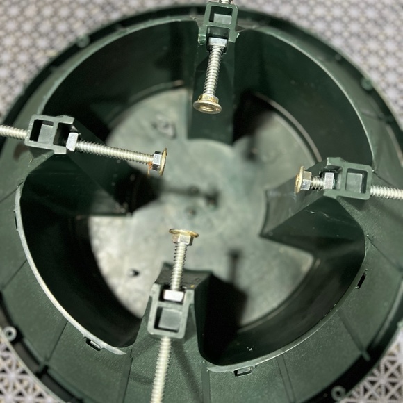 Live Christmas Tree Stand - Picture 4 of 6